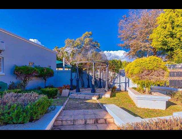 5 BEDROOM FREEHOLD TO LET IN BRYANSTON